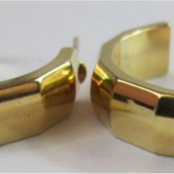 Vintage Paneled Design Gold Tone Hoop Earrings With Post Back for Pierced Ears. - Picture 7 of 7